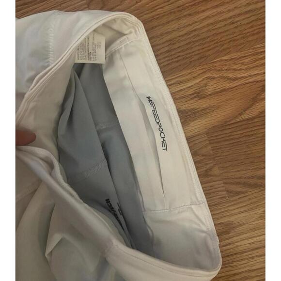 Under Armour Shorts Size XS - Picture 7 of 7